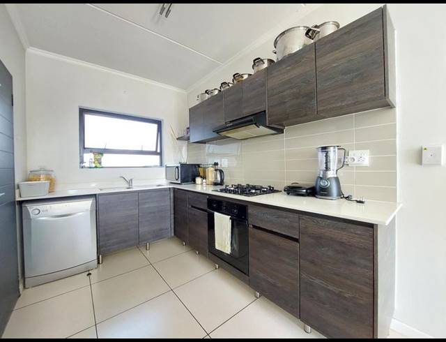 2 BEDROOM APARTMENT FOR SALE IN FOURWAYS